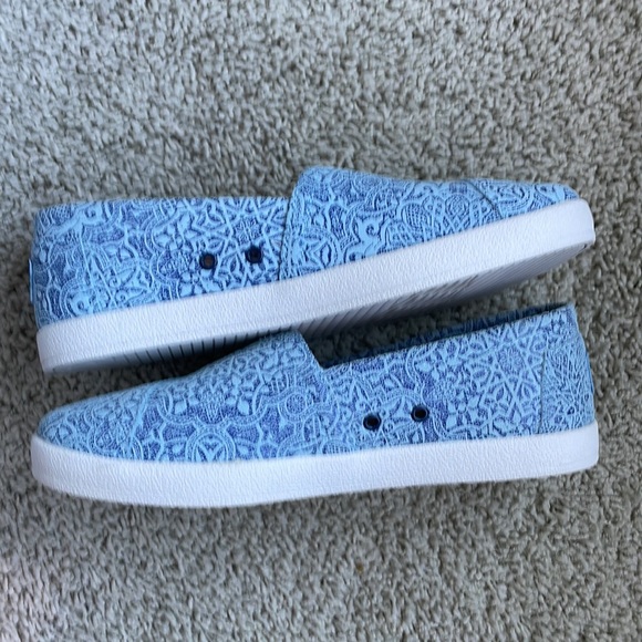 TOMS Avalon, blue tile suede, size 7, NWT - Picture 2 of 4